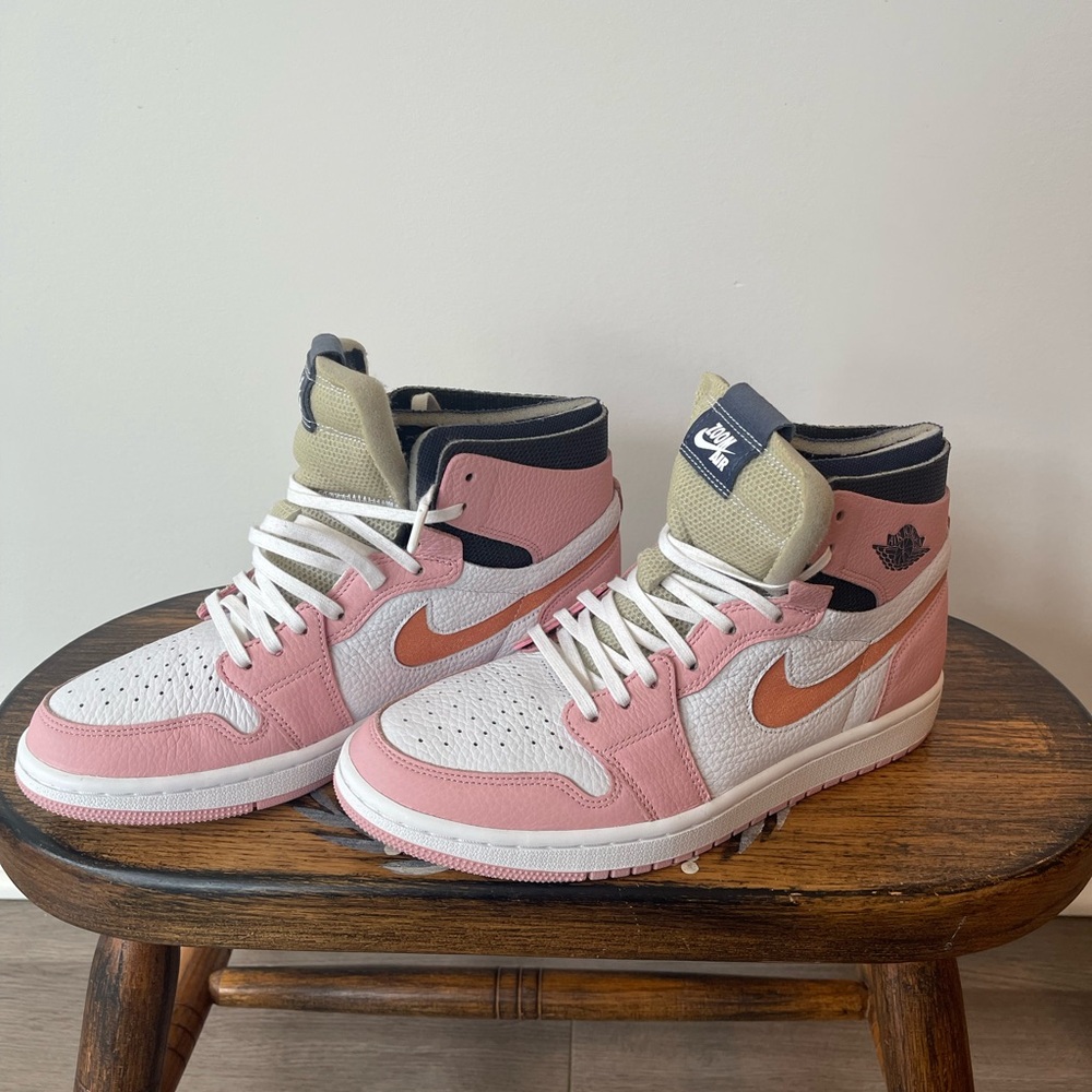 Nike Jordan 1 High Zoom Air CMFI
Pink Glaze Cactus Flower (Women's)